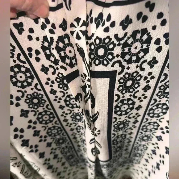 Antilia Femme 3X off white & black tunic length blouse with side slits EUC. - Picture 7 of 12